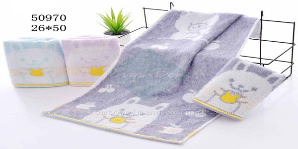 China gold towels Exporter Yarn Dyed Jacquard Pet Pattern Bamboo Towels Manufacturer